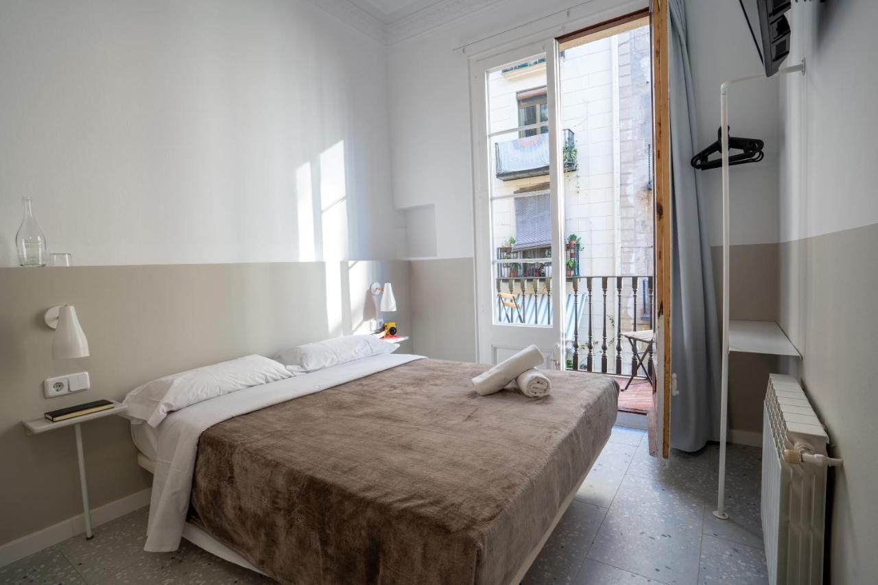 Hostal Hera Barcelona Exterior photo